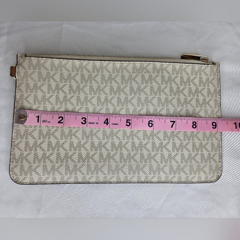 Michael Kors Cream Leather Wristlet - Picture 6 of 8